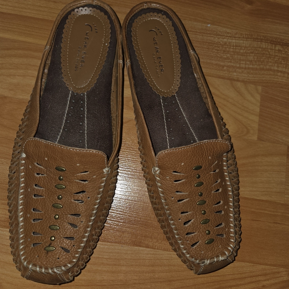 BareTraps Driving Moc Mules Brown Leather Stud Accent Women’s Size 8.5